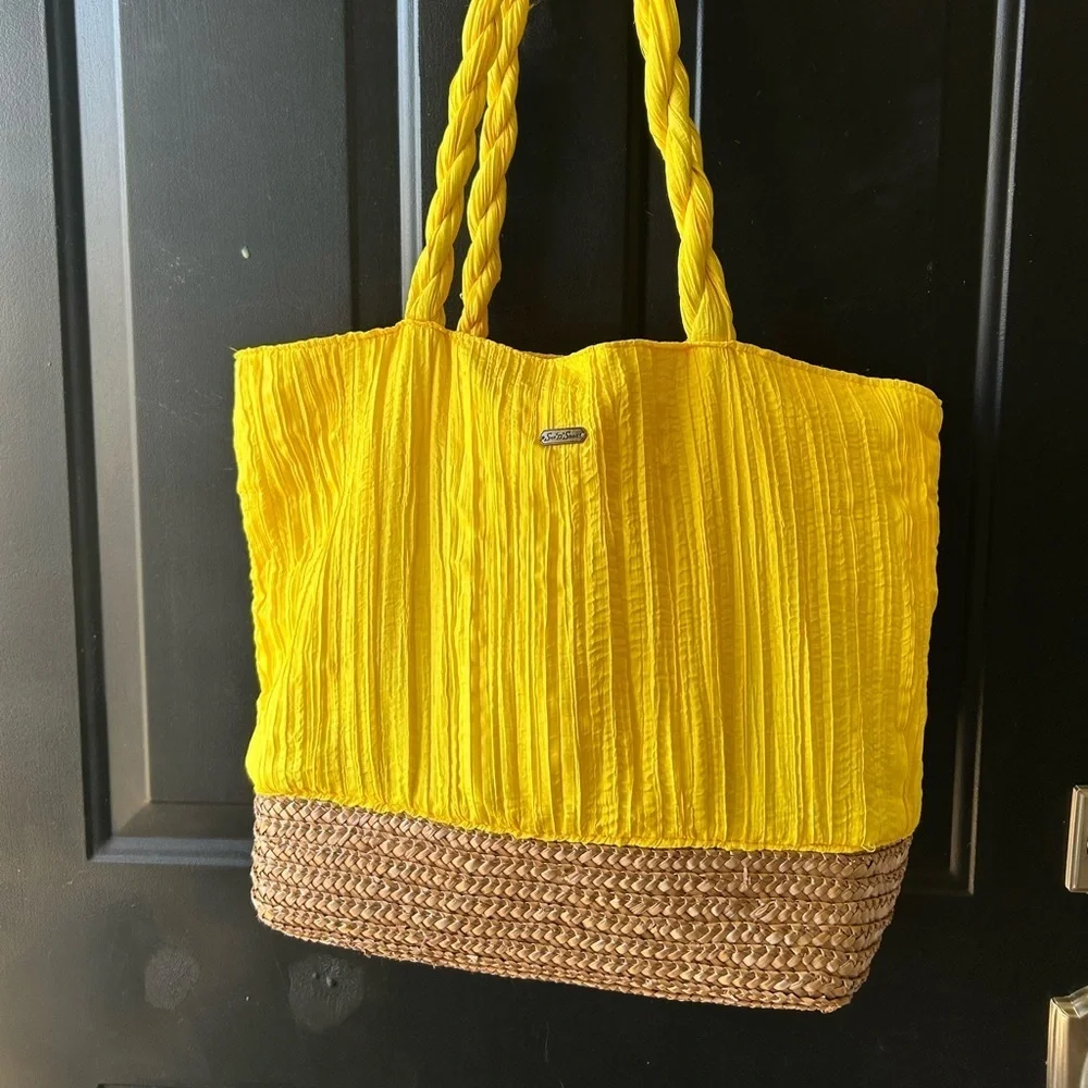 Sun N Sand Beach Summer Tote Bag Straw Yellow Purse Zipper Closure Vacation Bag